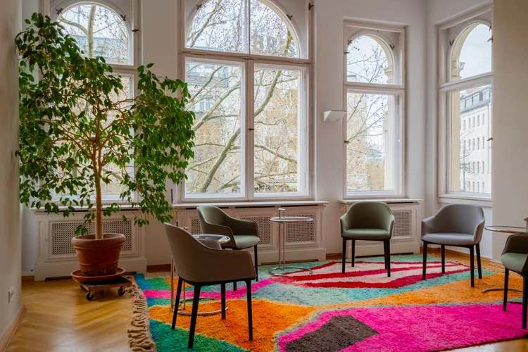 Oberberg Tagesklinik Berlin K&uuml;rf&uuml;rstendamm gro&szlig;er Gruppentherapieraum